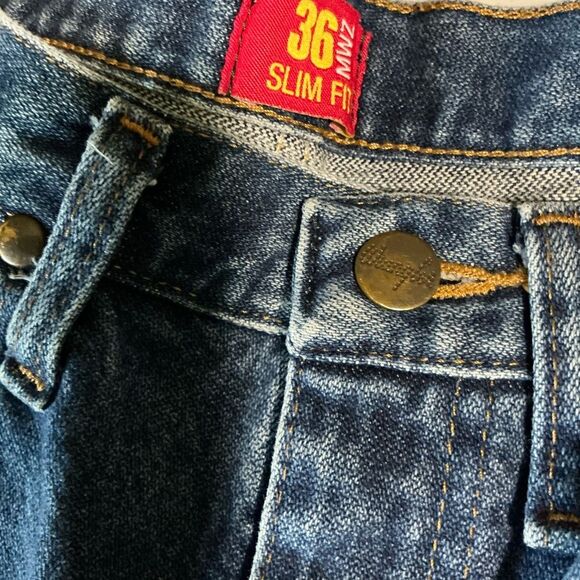 Men's WRANGLER Classic Blue Jeans - Picture 4 of 9